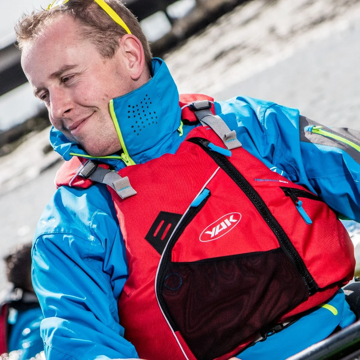 Yak High Back 60N Buoyancy Aid - Black/Red 5 Yak High Back 60N Buoyancy Aid - Black/Red - Image 3