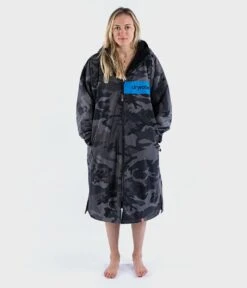 Dryrobe Advance Long Sleeve Remix Adult Changing Robe - Black Camo/Blue