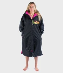 Dryrobe Advance Long Sleeve Remix Adult Changing Robe - Black/Pink/Camo