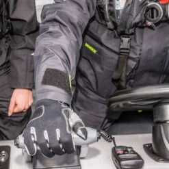 Crewsaver Tri-Season Unisex Junior Sailing Gloves - Black 10 Crewsaver Tri-Season Unisex Junior Sailing Gloves - Black -Cheap Surfboards Store crewsaver triseasonglove lifestyle 3