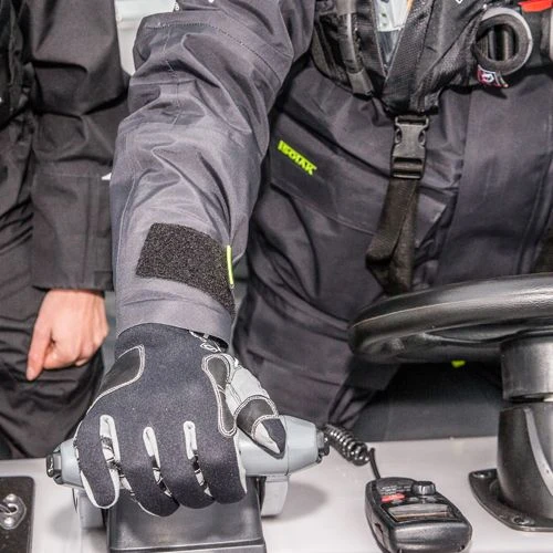 Crewsaver Tri-Season Unisex Junior Sailing Gloves - Black 6 Crewsaver Tri-Season Unisex Junior Sailing Gloves - Black - Image 4