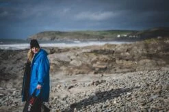 Dryrobe Knitted Eco Beanie 26 Dryrobe Knitted Eco Beanie -Cheap Surfboards Store eco beanie lifestyle 2 34ba3080 23af 4c8a adc6 5df1c590adf0 2024x2024