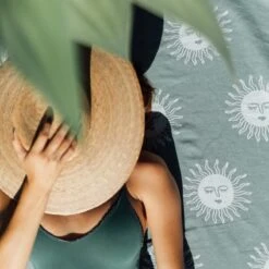 Slowtide Slow Burn Blanket - Sage Green 10 Slowtide Slow Burn Blanket - Sage Green -Cheap Surfboards Store fa21 slowburn grn lifestyle3