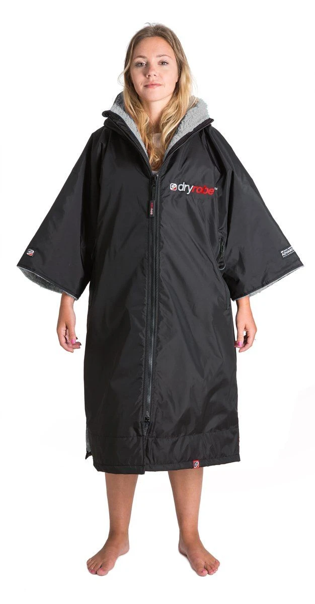 Dryrobe Advance Short Sleeve Changing Robe - Black / Grey - Small 3 Dryrobe Advance Short Sleeve Changing Robe - Black / Grey - Small