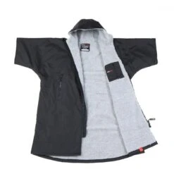 Dryrobe Advance Short Sleeve - Black / Grey - Medium 9 Dryrobe Advance Short Sleeve - Black / Grey - Medium -Cheap Surfboards Store web a da bg zip pkt 600x700 3